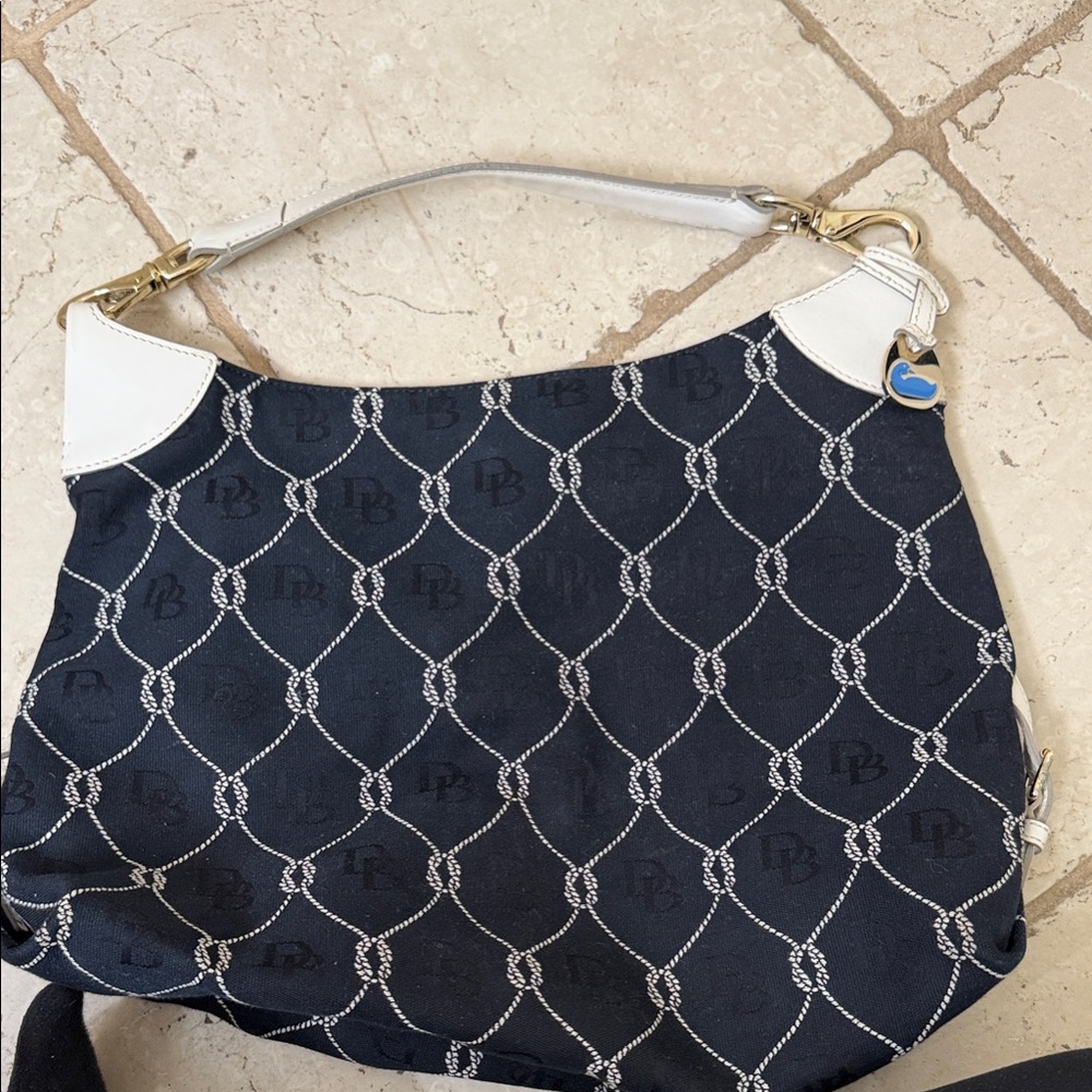 Dooney & Bourke Black and White large shoulder bag.